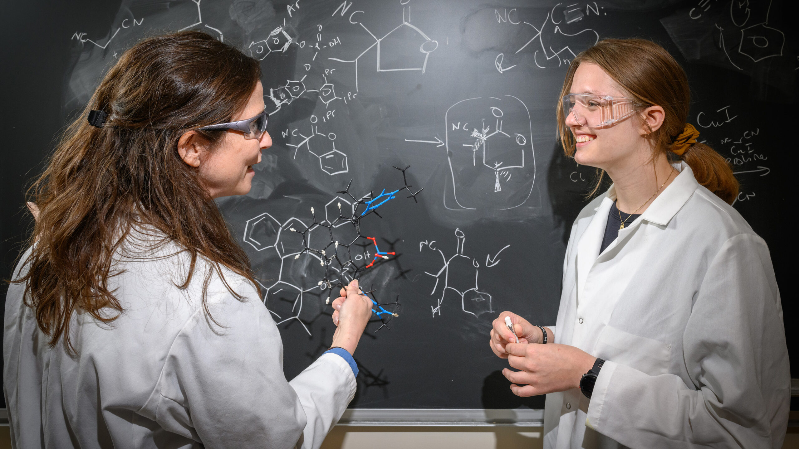 Featured Image for 2023 Thomas Undergraduate Research Mentor Awards
